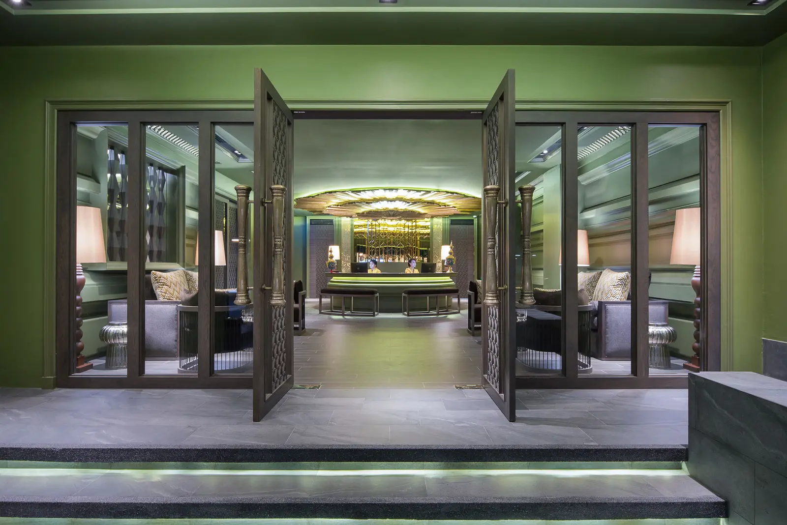 Grand entrance to the hotel lobby