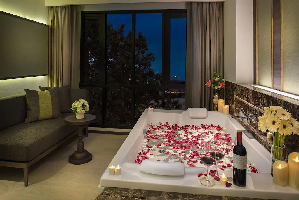 Premier private whirlpool bathtub beside the city-view window
